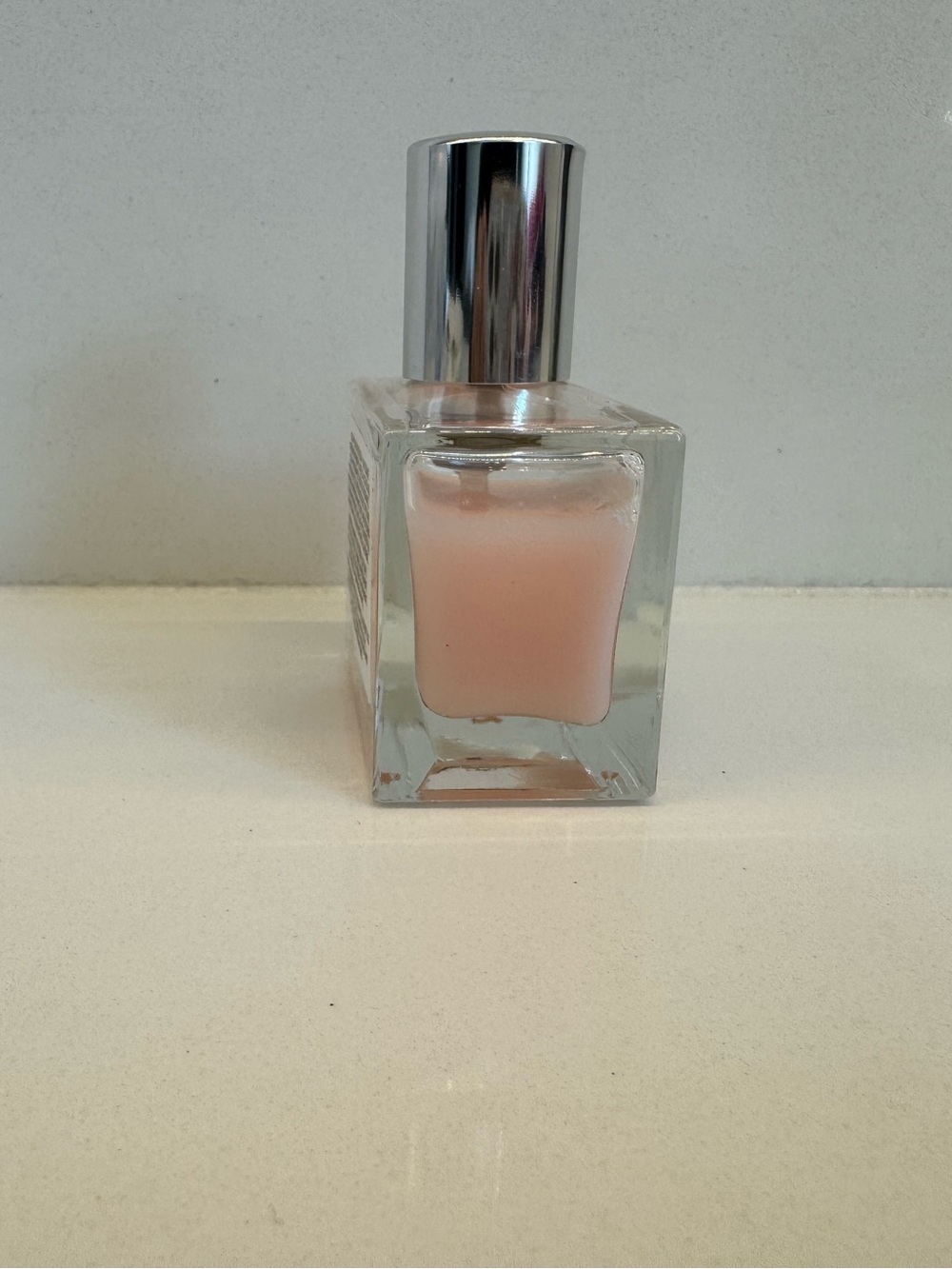 Le Monde Gourmand Fraise Fouettée Parfum en L'Eau 1oz 30ml - Picture 5 of 5